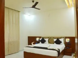 4Everstay By Premium Rooms With Free Parking & Wifi !!! Best Family Hotel In Vrindavan