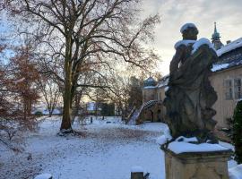 Zámecký areál Holovousy, Hotel in Holovousy