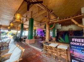 Noahs Ark Bar Restaurant Hostel, hostel v destinaci Ban Nong Chaeng