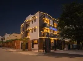 FabHotel Novis House