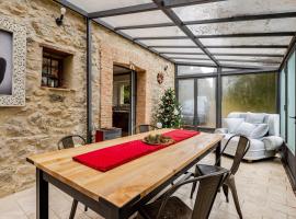 Charming Tuscany Villa With Private Infinity Pool, ξενοδοχείο σε Castel del Piano
