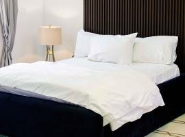 Heirloom Luxury Hotel and Apartments, hotel in Maiyegun