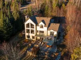 A stunning and breathtaking view with a private spa - L'Aponi