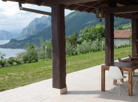 Agriturismo Da Gesi: Sale Marasino'da bir otel