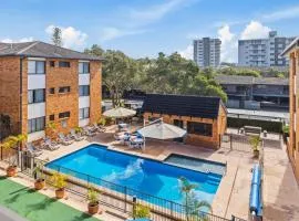 Ground floor quiet garden balcony heated pool at 223 Sandcastles
