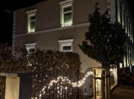 Komfort Ferienwohnungen mit Wellness-Garten - Gästehaus am Bachlauf - Losheim am See, hotel v destinaci Losheim