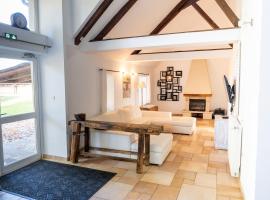 Le grand gîte, хотел в Souvigny