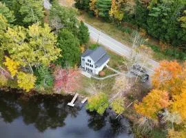 Lake Front-Maine Themed-Soaking Tub-Fire Pit-Kayak