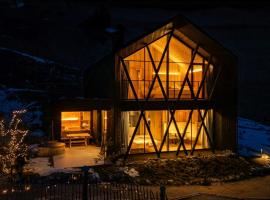 Chalet With Sauna And Hot Tub With View, ξενοδοχείο σε Anterselva di Mezzo