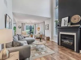 Clearview Chalet - Modern 3BR Walk to Village