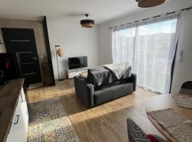 Appartement cosy centre Village Pujaut, Hotel in Pujaut