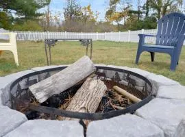 Near ConcertsDog-FriendlyFirepitFenced Yard