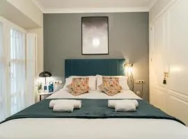 Comfortable duplex- 1Bd 2Bth- Dean Miranda