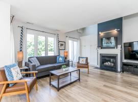 Sierra Views - Steps to Blue Mountain Village, Hotel in Blue Mountains