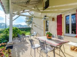 Gîte La Ferme De La Forêt, hôtel à Beauronne