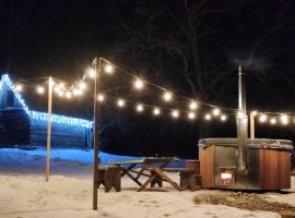 TaaliHomes Vanaküla Puhkemaja - Saun ja kümblustünn hinnas, hotel with hot tubs in Vanaküla