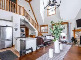 Snowy Mountain Summit & Sol - Shuttle - Patio