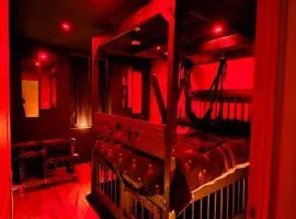 Apocalypse Love Room