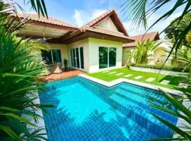 Luxury Semi-2Bed Pool Villa near Beach & Walking Street!