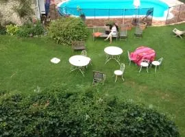 Spacieux logement avec piscine à Orville