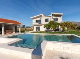 Villa Dolina Opuzen by Villas Guide