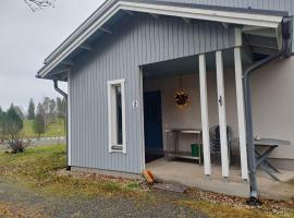 Lomahuoneisto paritalossa Puustila B, hotel in Kuopio