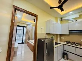 ARBIN HOTEL Akshay Premium suites 1 BHK Serviced Apartments Near Artemis Hospital Sector 52