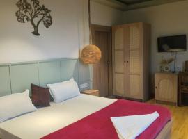 Hotel Valna Estate Mountain View Kausani By HRG, hotel in Kausani