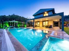 KATRELİA-Villa with Children's Pool for 6 Persons in Inlice