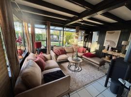 Moderner gepflegter Nr 142 ruhiger Bungalow, Strandnah mit großen, uneinsehbaren Garten, Terrassenüberdachung, hotel v destinaci Sint Maartenszee