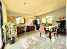 Casa Flora Cholula, отель в городе Санта-Мария-Тонанцинтла