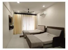 The Urban Nest - With Pvt Balcony