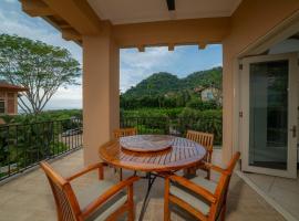 Bella Vista 1C - 3 bdr - 3 1 and half bath, hotel di La Mona