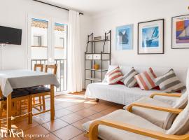 Casa Llúcia - Check-out 1 pm I 3' playa I planta baja I céntrico I equipado, hotel in Cadaqués