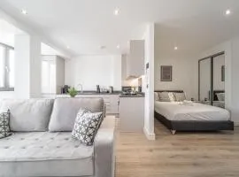 Convenience Studio in Solihull with Parking NEC & Airport