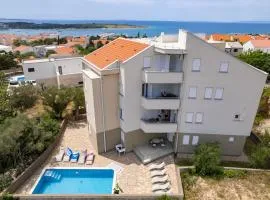 Lucetta Pool Apartments