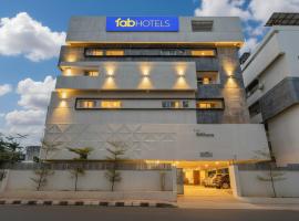FabHotel Wild Wings Narsingi, hotel in Gundipet