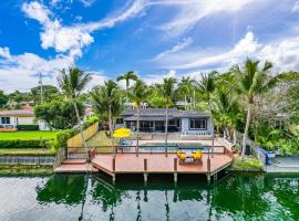 Waterfront Pool Home Games, 10 min to Beach, отель в Форт-Лодердейле