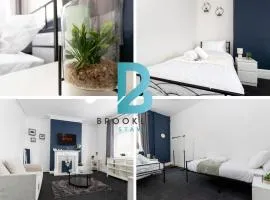 Four Bedroom House by Brookland Stays Serviced Accommodation & Short Lets in Newcastle with Free WiFi