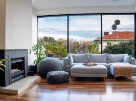 Luxury Bayside Townhouse Near Beach St Kilda, ξενοδοχείο στη Μελβούρνη