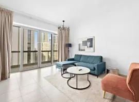 Luxury 2-BDR in Downtown 8 BLVD Walk