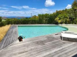 Cozy house with private pool in Petite Saline, hotel a Quartier de Lorient
