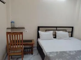 Maa tulsi guest house