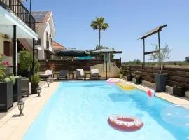 Comfy room with sea view in Villa private pool