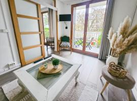 Appartement Chaleureux, Jardin Privé, Centre ville, hotel i Crecy la Chapelle