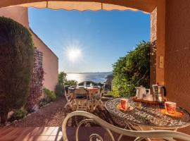 Boulouris Panorama - Vue sur la Mer, Hotel in Saint-Raphaël