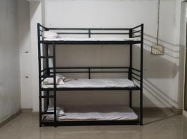 Sabari Rooms, hostel v destinaci Erumeli