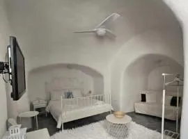 Unique small stonehouse at Thira