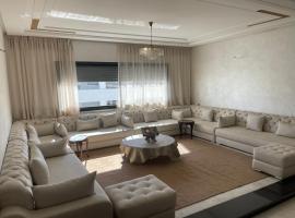 Le cosy du champs de course, chỗ nghỉ tự nấu nướng ở F&egrave;s