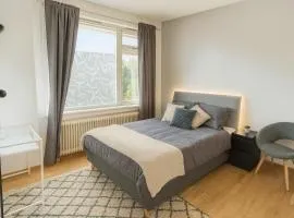 Central Oslo - Deluxe Queen Bedroom in Majorstuen Bogstadveien Shopping